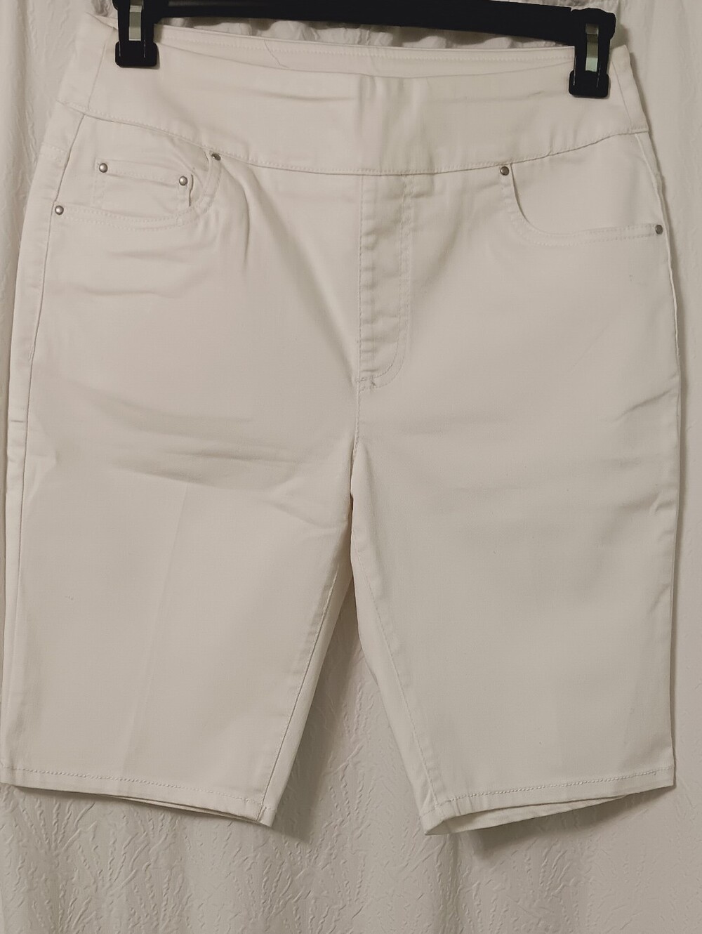 Blair White Bermuda Shorts with Front Pockets